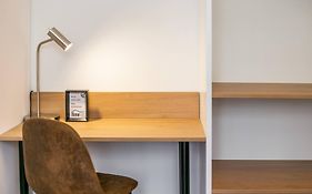 Home Out Rooms & Apartments